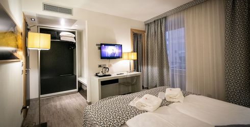 hotel room image