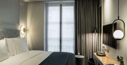 hotel room image