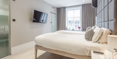 hotel room image