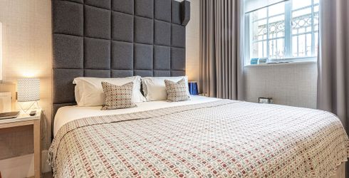 hotel room image