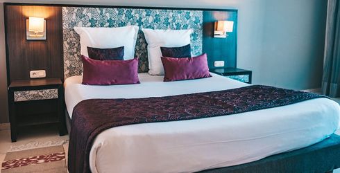 hotel room image