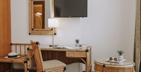 hotel room image