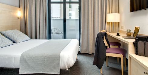 hotel room image