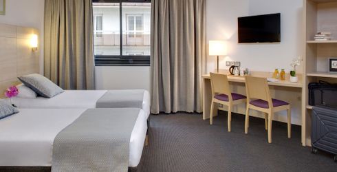 hotel room image