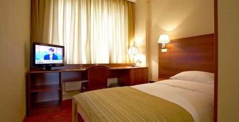 hotel room image