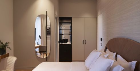 hotel room image