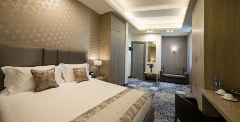 hotel room image