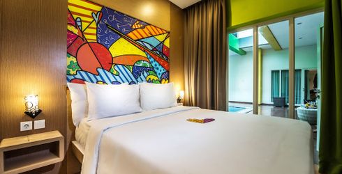 hotel room image