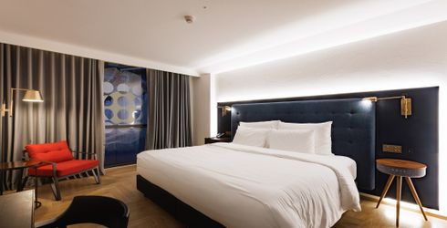 hotel room image