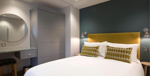 hotel room image
