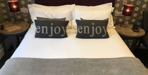 hotel room image