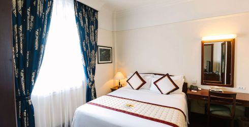 hotel room image