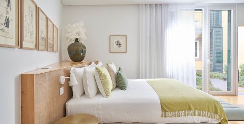 hotel room image