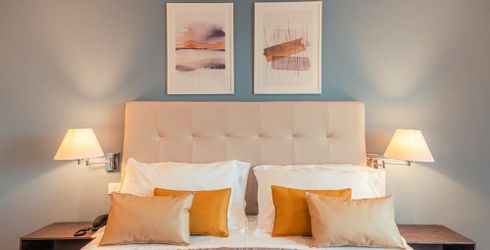 hotel room image