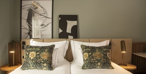 hotel room image