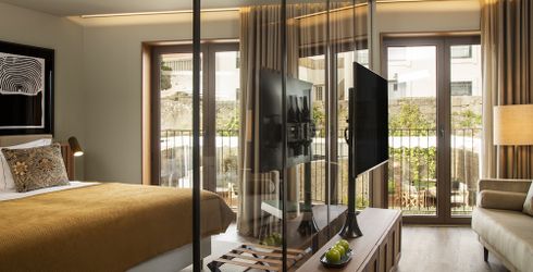 hotel room image