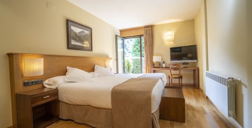 hotel room image