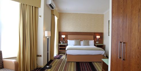 hotel room image