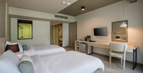 hotel room image