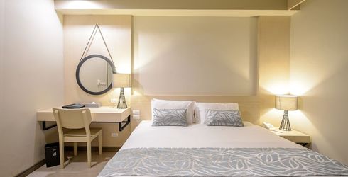 hotel room image