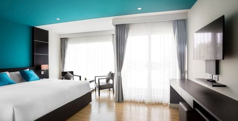hotel room image