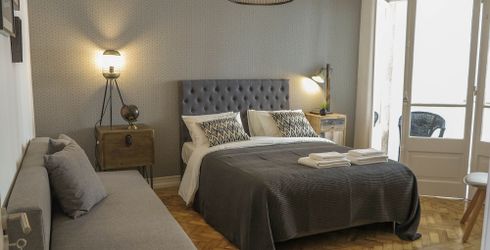hotel room image