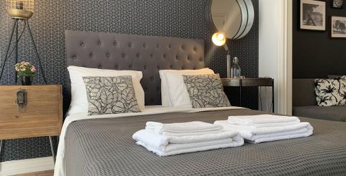hotel room image