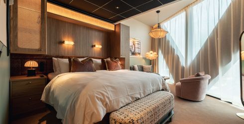hotel room image