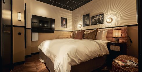 hotel room image