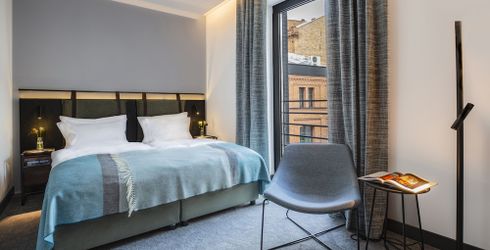 hotel room image
