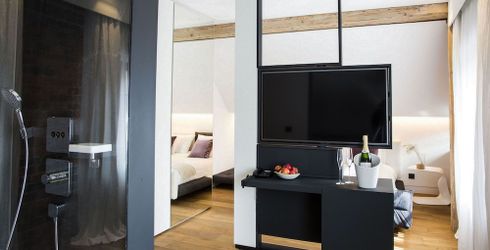 hotel room image