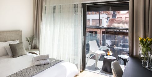 hotel room image