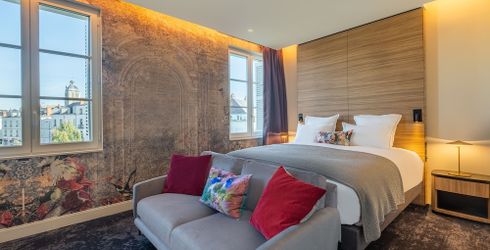hotel room image