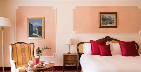 hotel room image