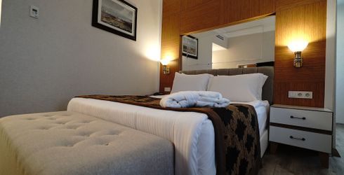 hotel room image