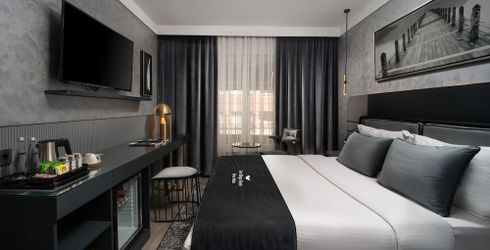 hotel room image