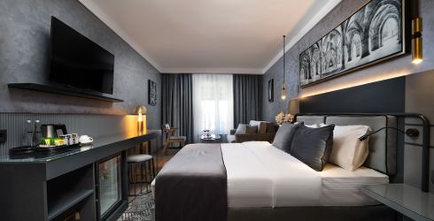 hotel room image