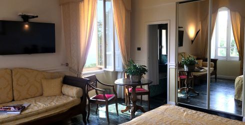 hotel room image
