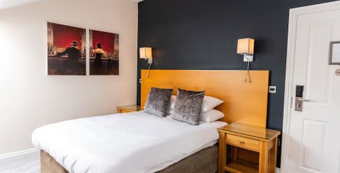hotel room image