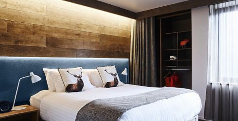 hotel room image