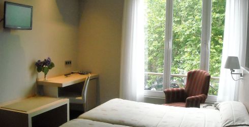hotel room image