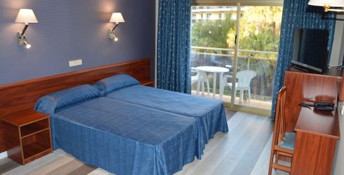 hotel room image