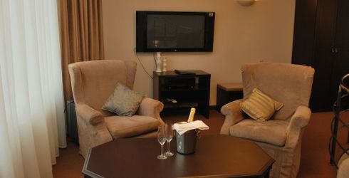 hotel room image
