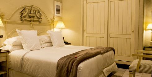hotel room image