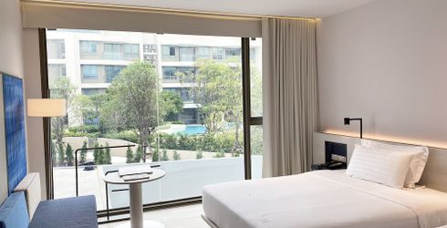 hotel room image