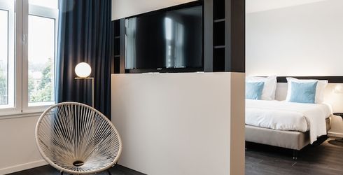 hotel room image