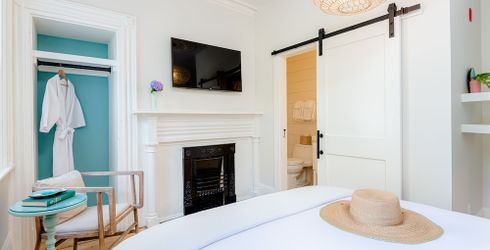 hotel room image