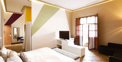 hotel room image