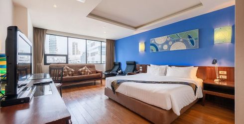 hotel room image