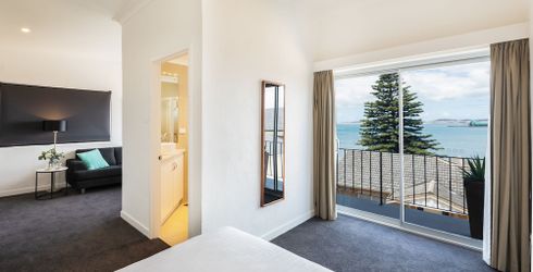 hotel room image